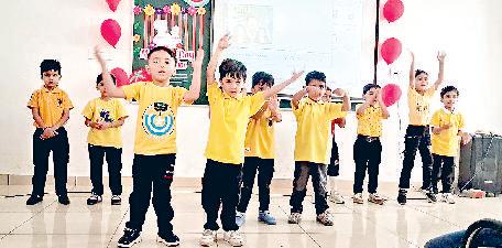 नन्हे छात्रों ने सांस्कृतिक कार्यक्रमों में मचाई धूम