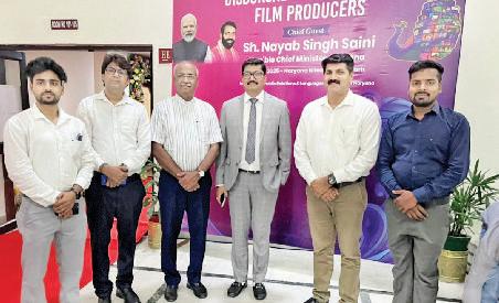 कुवि के छात्रों ने की फिल्म सहायता वितरण कार्यक्रम की डाक्यूमेंटेशन