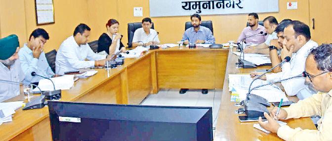 मोबाइल ड्राइव, पटाखे बजाने और मुंह ढककर चलने वालों पर करें कार्रवाई