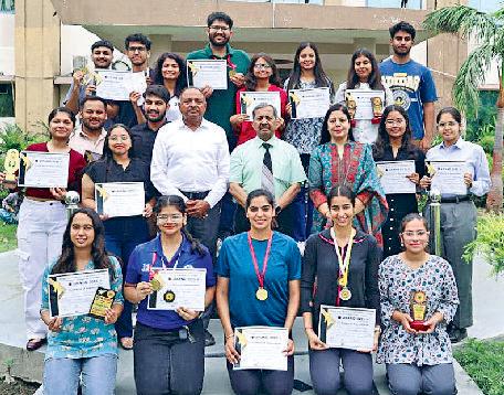 शिक्षा के साथ खेलों से होता विद्यार्थियों का विकास