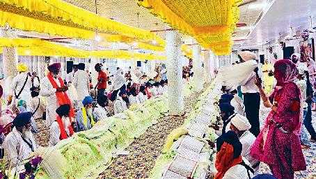 श्रीगुरु हरगोबिंद साहिब के प्रकाश पर्व पर सात दिवसीय समागम शुरू भारी संख्या में पहुंची संगत ने नवाया शीश