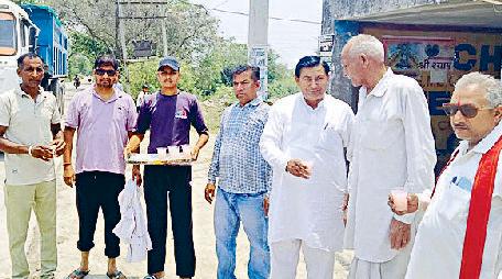 निर्जला एकादशी पर नाचरौन के ग्रामीणों ने राहगीरों को मीठा व ठंडा जल पिलाया