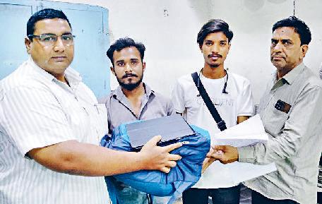 रोडवेज कर्मचारियों ने यात्री का बैग लौटाकर दिखाई ईमानदारी