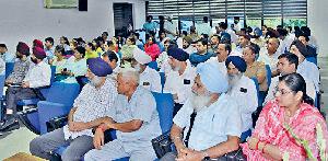 महापुरुषों के संघर्ष व आदर्शों को अपनाएं युवा