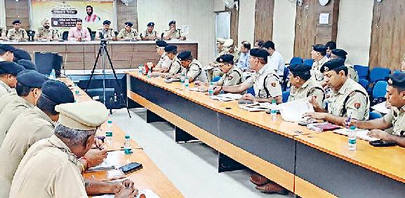 शांति और कानून व्यवस्था बनाने के लिए मेहनत और लगन से निभाएं अपनी ड्यूटीः भौरिया