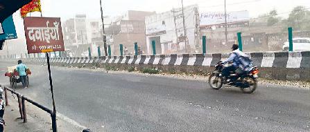 दिनभर गर्मी ने किया बेहाल शाम को चली धूल भरी आंधी