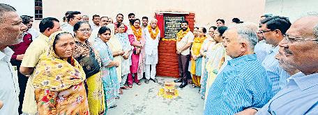 विकास कार्यों के लिए सरकार के पास नहीं धन की कमी : घनश्याम अरोड़ा