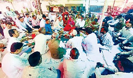 महापौर आवास के उद्घाटन पर किया हवन