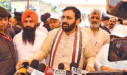 लाडवा में आयोजित तिरंगा यात्रा के उपरांत मुख्मंत्री ने पत्रकारों से की बातचीत हरियाणा को पानी न देकर पंजाब के सीएम ने मानवता को भुलाया : सैनी