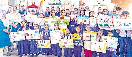 सेना के वीरों के सम्मान में ली शपथ, निकाली गई पदयात्रा