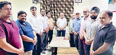 रोटरी क्लब रादौर ने श्रद्धापूर्वक मनाई सिने अभिनेता सुनील दत्त की पुण्यतिथि