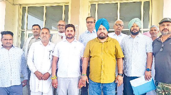 पर्यावरण बचाने के लिए छात्रों ने निकाली रैली