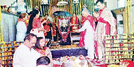 108 लीटर सरसों के तेल से किया तेलाभिषेक भद्रकाली शक्तिपीठ में मनाई शनि देव महाराज की जयंती