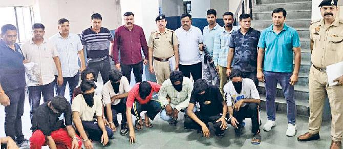 गोदाम से खाद के 120 कट्टे लूटने के 8 आरोपी गिरफ्तार