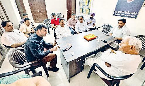 बिजली निगम की शिकायतों का तत्काल समाधान सुनिश्चित करें अधिकारीः अरोड़ा