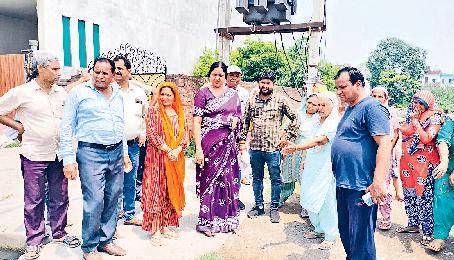 महापौर ने तिलक नगर में सफाई व्यवस्था का लिया जायजा