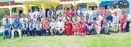 मानसिक व शारीरिक तनाव से निपटना बेहद जरूरी, शिक्षकों को दिए टिप्स