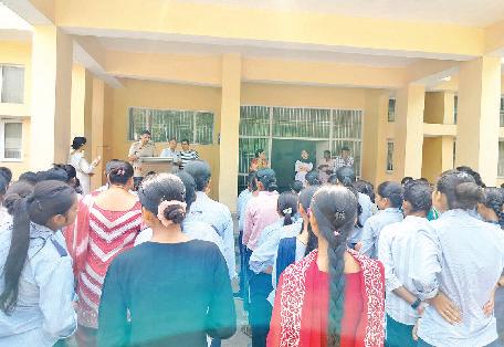 राजकीय महिला औद्योगिक प्रशिक्षण संस्थान में छात्राओं को नशे के विरुद्ध किया जागरूक