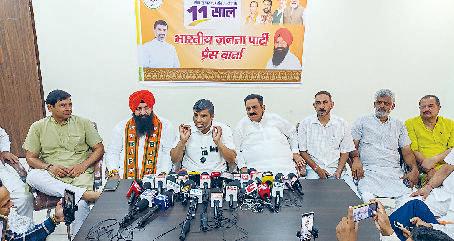 मोदी के नेतृत्व में तेजी से बढ़ने वाली अर्थव्यवस्था बना भारत