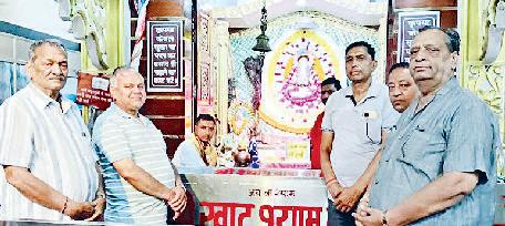 श्री खाटू श्याम मंदिर में अपरा एकादशी पर श्रद्धालुओं ने पूजा अर्चना कर मांगी मन्नतें