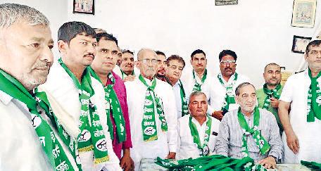 भाजपा से लोग नाराज 'कांग्रेस में गुटबाजी' अब इनेलो ही विकल्प