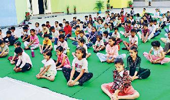 समर कैंप में बच्चों को करवाईं विभिन्न गतिविधियां