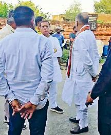 गेहूं गोदाम में गड़बड़ी की शिकायत पर खाद्य मंत्री का औचक निरीक्षण