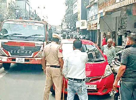 सदर बाजार में चला अतिक्रमण हटाओ अभियान