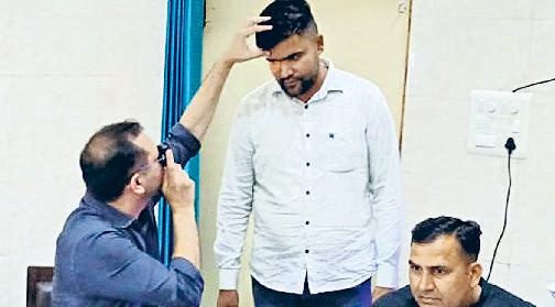 जेल में मेडिकल कैंप में कैदियों का स्वास्थ्य जांचा