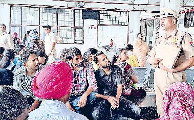 बस अड्डे पर चला नशे के खिलाफ अभियान