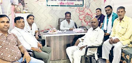 यूपी बिजली कर्मचारियों के समर्थन में की गेट मीटिंग
