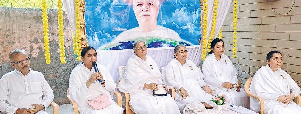 गीता पाठशाला का जन्मदिन मनाया