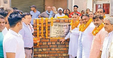 परनाला एक्सटेंशन पार्ट वन में विकास कार्यों का शुभारंभ