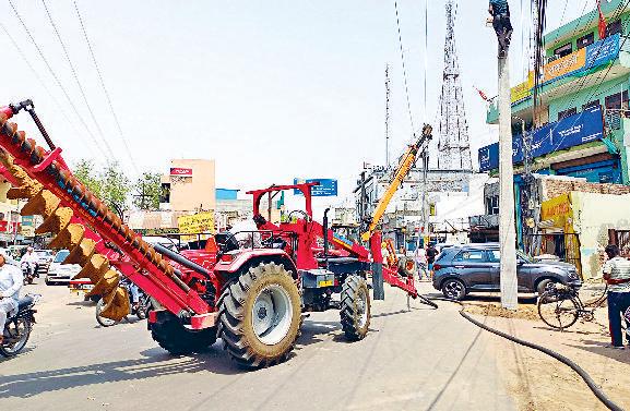 आंधी का असर ब्रेक डाउन, बिजली आपूर्ति बाधित और जनजीवन रहा अस्त-व्यस्त