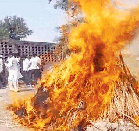 वायुसेना के जवान ने की आत्महत्या अधिकारियों पर प्रताड़ित करने का आरोप
