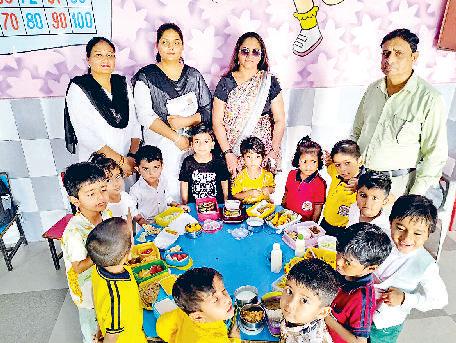 विभिन्न प्रतियोगिताओं में छात्रों ने दिखाई प्रतिभा
