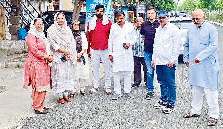 सड़क की गुणवत्ता पर नगर परिषद चेयरपर्सन राठी ने भी उठाए सवाल