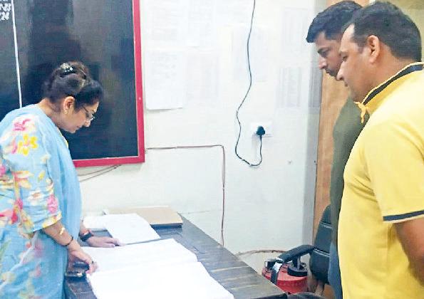 शुक्रवार की रात को बहादुरगढ़ इलाके में दस्तक दी पुलिस कमिश्नर ने किया तीन थानों का औचक निरीक्षण