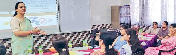 डीएवी विद्यालय में कार्यशाला नई तकनीक के साथ पढ़ाने की विधि पर दिया जोर