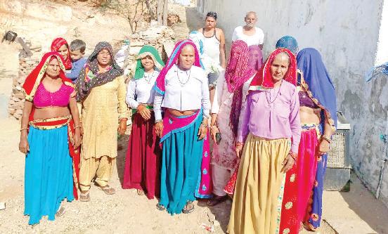 मुकुंदपुरा की अनुसूचित जाति बस्ती में 14 दिनों से पीने के पानी का संकट