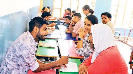 हैप्पी स्कूल में शिक्षक-अभिभावक सम्मेलन आयोजित किया गया