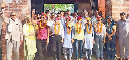 नावदी स्कूल के विद्यार्थियों को किया सम्मानित