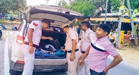 स्पेशल चेकिंग अभियानः 155 वाहनों के काटे चालान, 3 को किया इंपाउंड