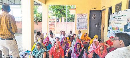 किसानों को दी बारानी खेती में उत्पादकता बढ़ाने के उपाय