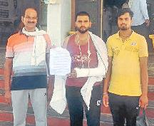 मारपीट करने के आरोपितों की गिरफ्तारी नहीं करने पर की एसपी से मुलाकात