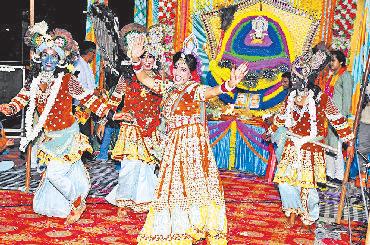 जागरण में बाबा की महिमा का गुणगान