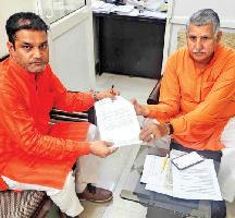 गांवों के ब्लॉक हस्तांतरण में देरी को लेकर सांसद से की मुलाकात