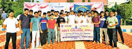 राजकीय महिला महाविद्यालय अटेली में योग शिविर आयोजित