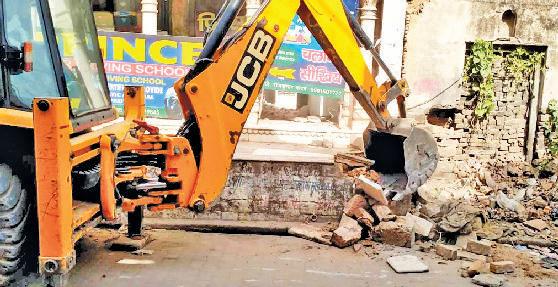 अतिक्रमण मुक्त 11 हट्टा बाजार मार्ग, नपा का माता मसानी तक चला पीला पंजा