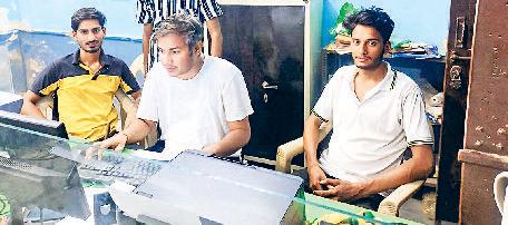 सरल पोर्टल की धीमी गति और सीईटी की तकनीकी दिक्कतें बनीं मुसीबत जाति सर्टिफिकेट से वंचित अभ्यर्थियों ने 'मजबूरन' सामान्य श्रेणी में किया आवेदन